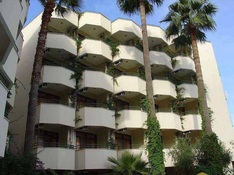 Amos Hotel 2