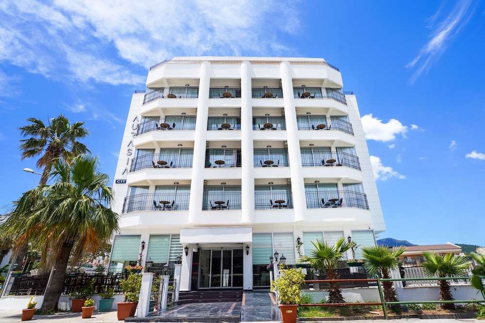 Aurasia Sea Side Hotel