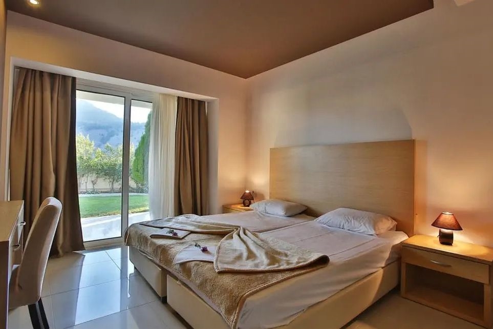 ANAVADIA HOTEL 5