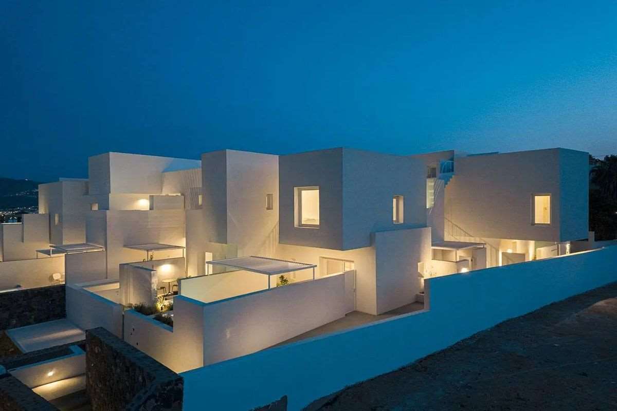 NEO SUITES 3