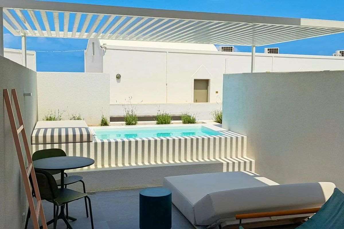 NEO SUITES 4