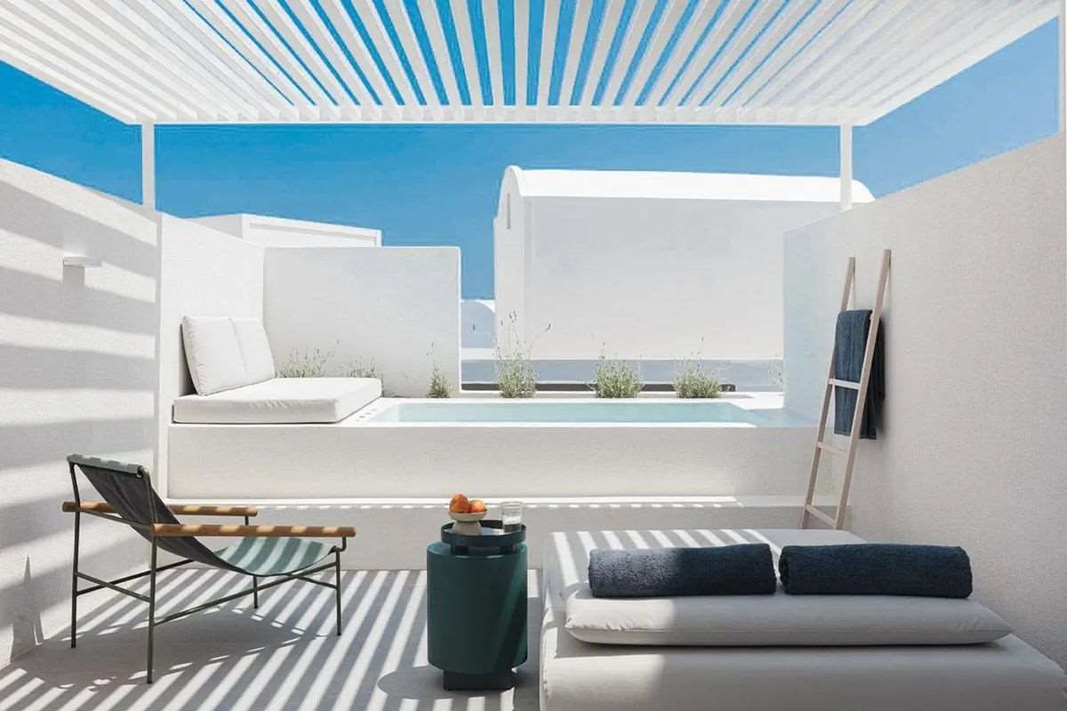 NEO SUITES 5