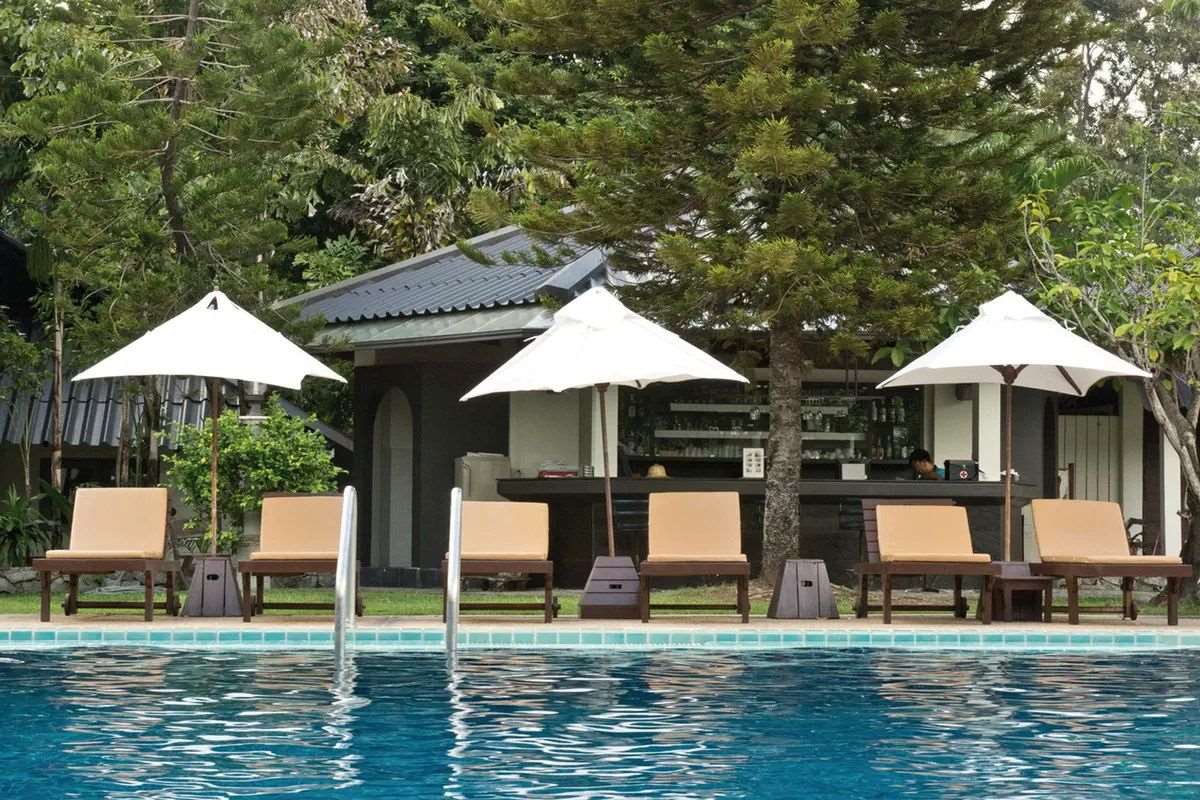 SUNSHINE GARDEN APARTMENTS 4