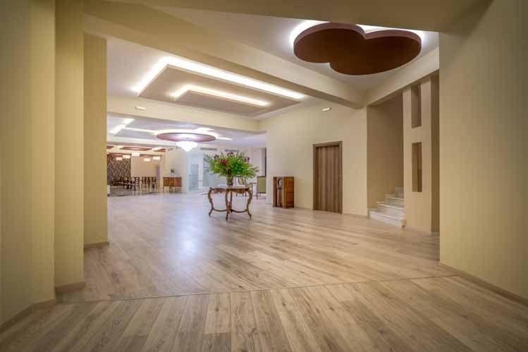 ELEGANCE LUXURY SUITES 5