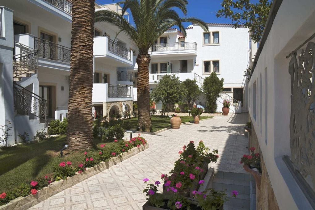 FLAMINGOS HOTEL 5