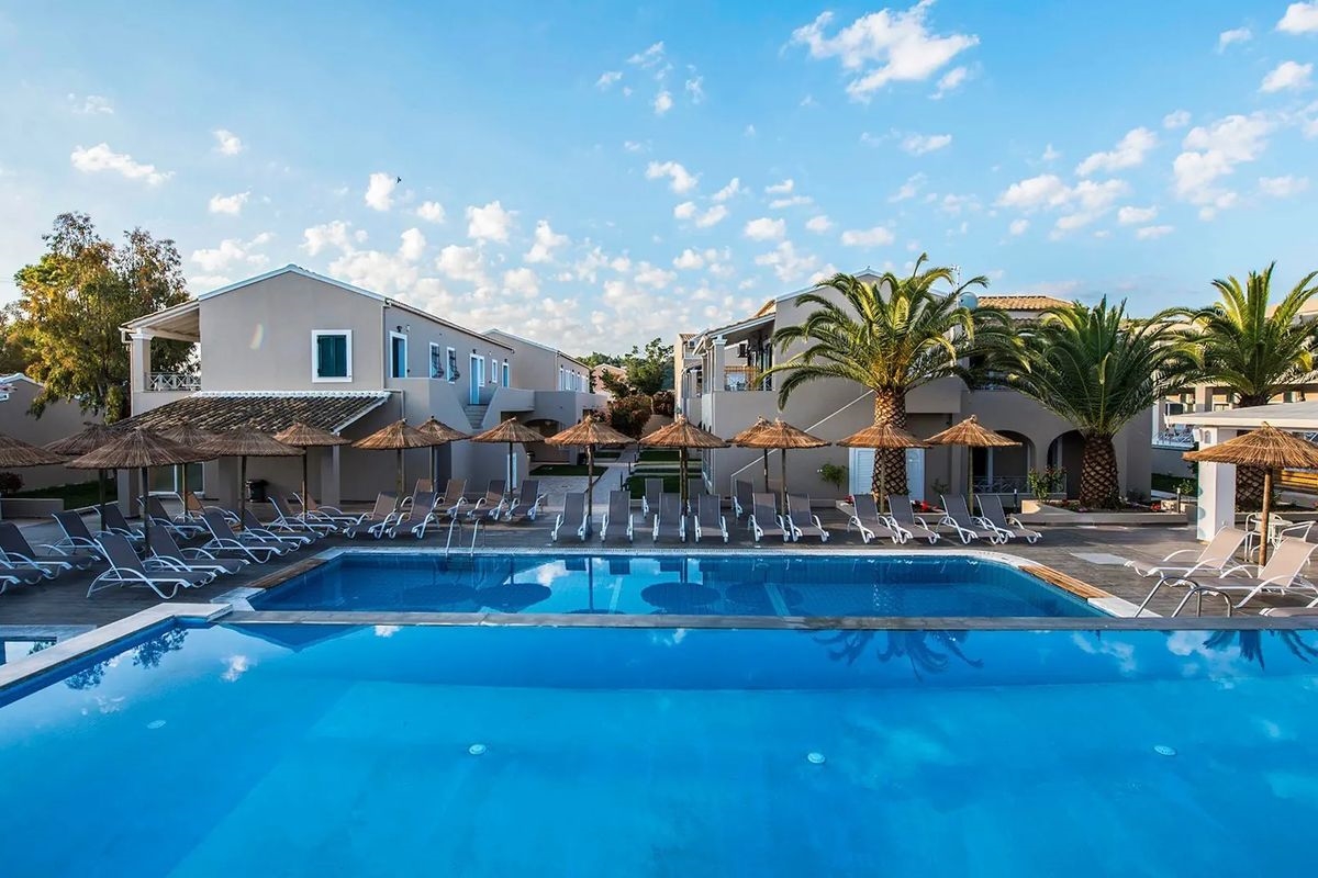 AMOUR HOLIDAY RESORT 4