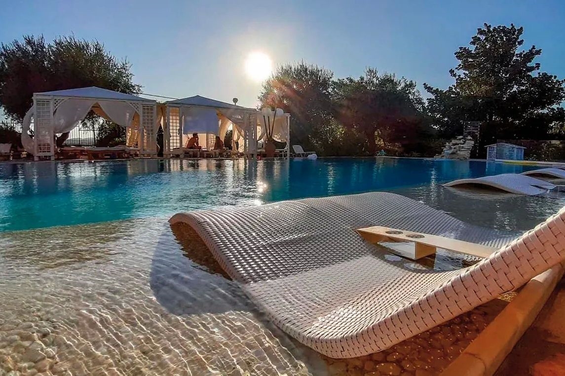 NEFELI HOTEL 5
