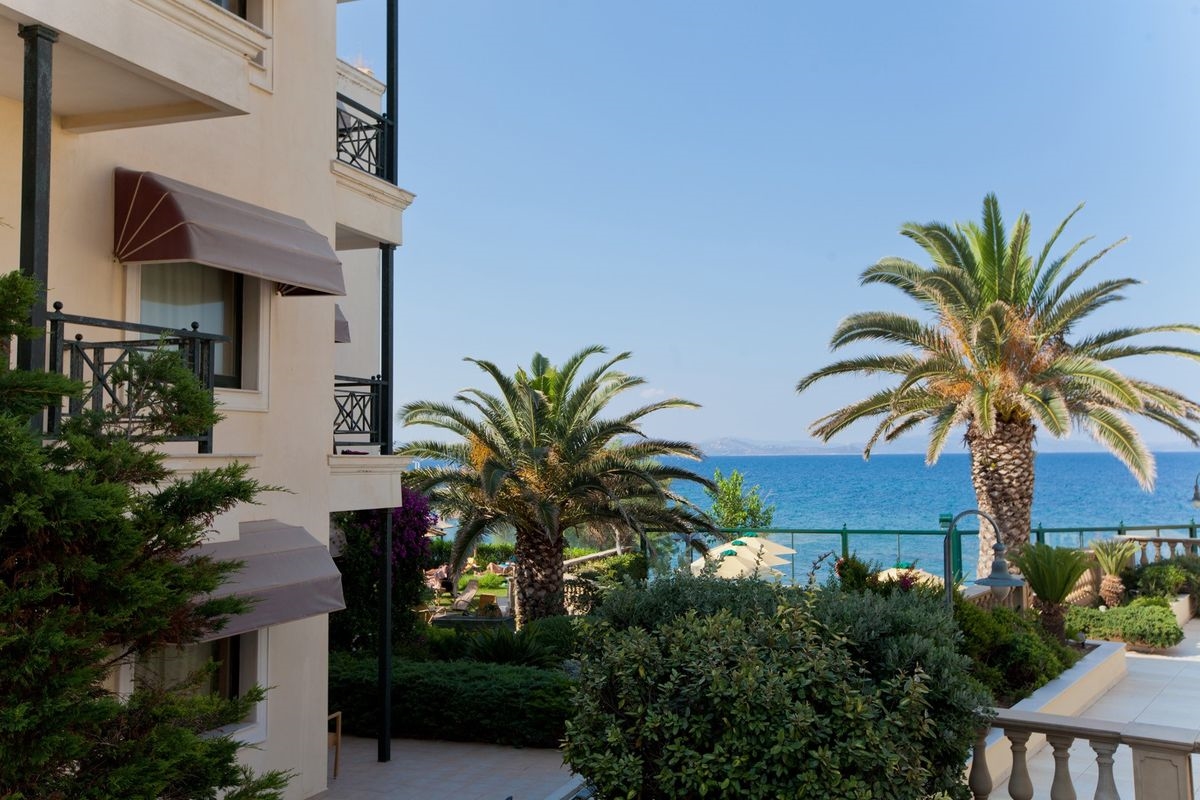 RAMADA ATTICA RIVIERA 4