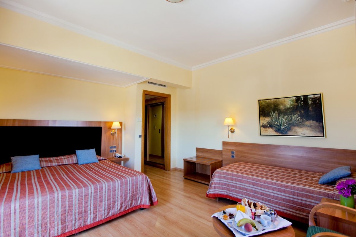 RAMADA ATTICA RIVIERA 5
