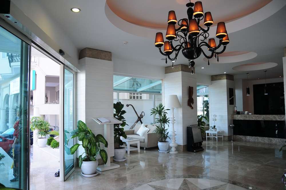 Alesta Yacht Hotel 3