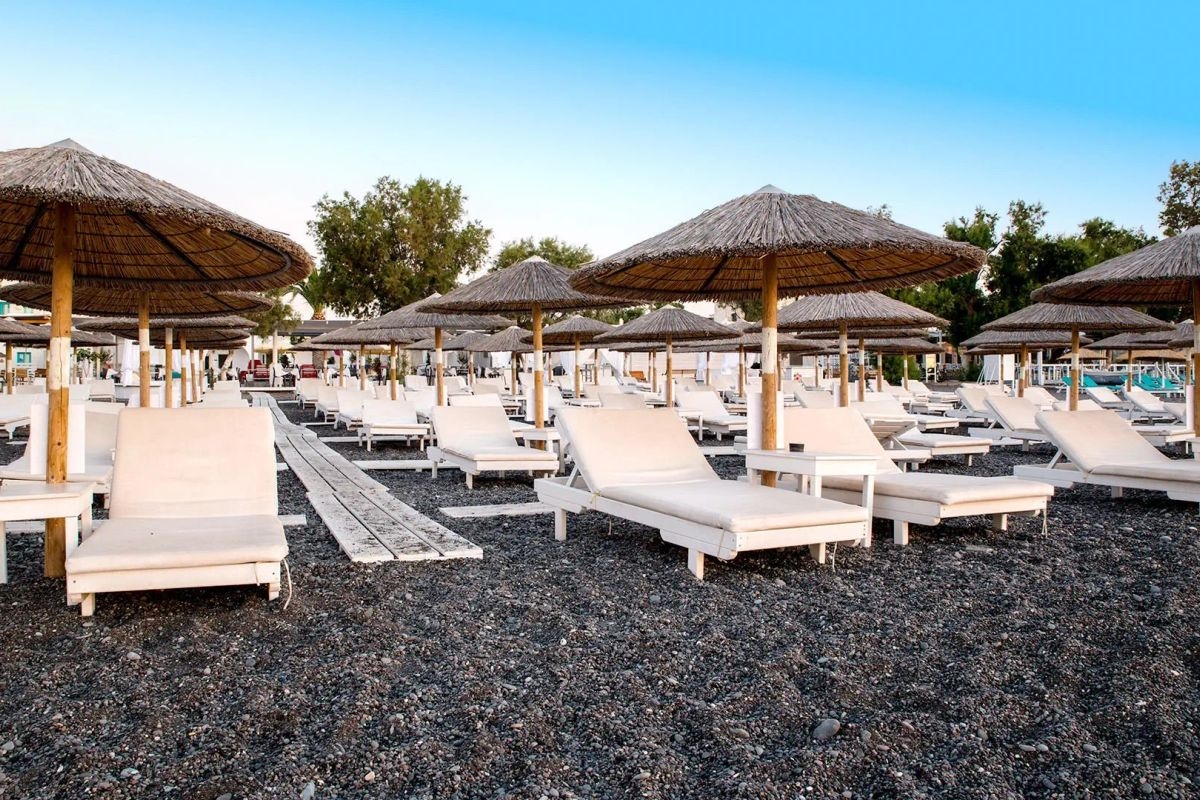 BEACH BOUTIQUE SANTORINI 2