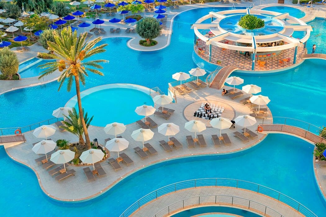 ATRIUM PLATINUM LUXURY RESORT HOTEL & SPA 2