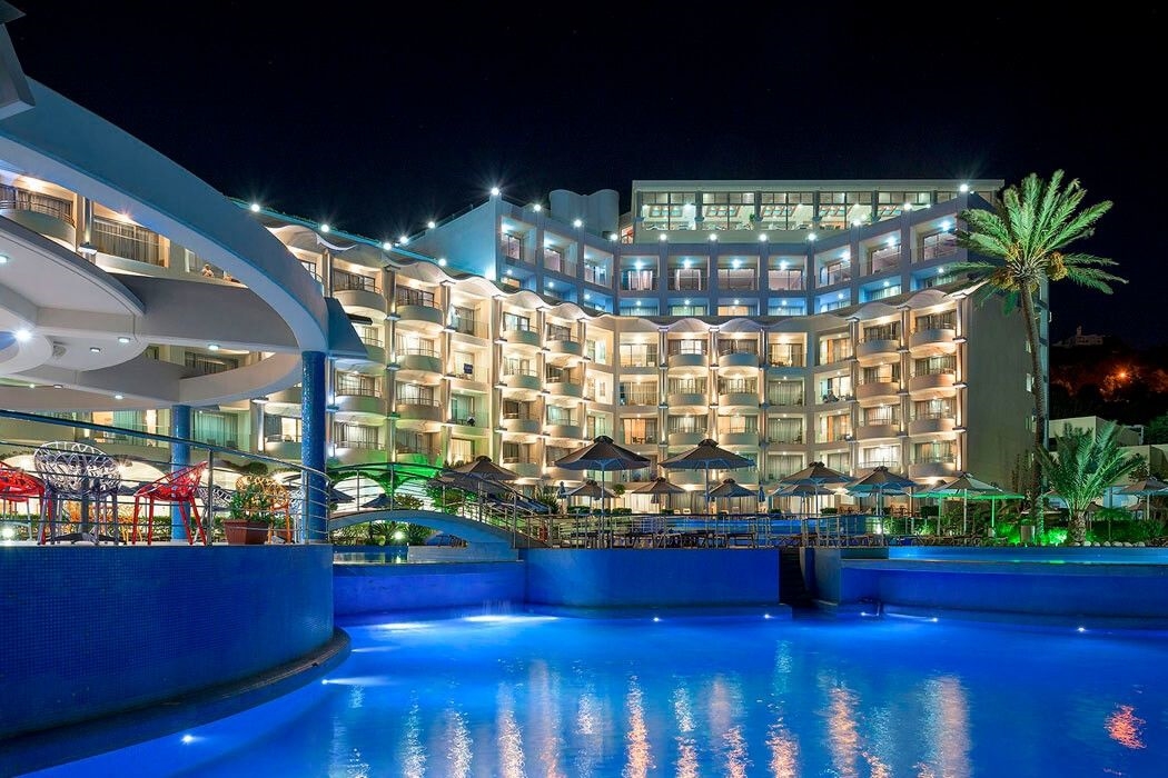 ATRIUM PLATINUM LUXURY RESORT HOTEL & SPA 3
