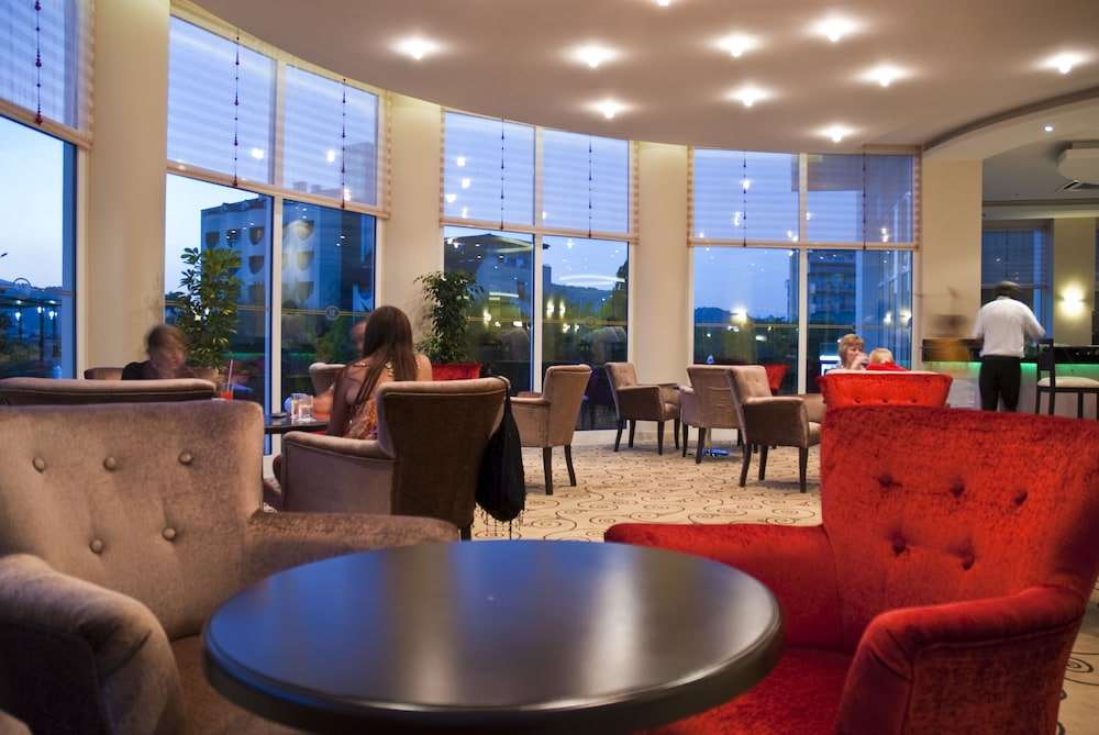 White Lilyum Hotel 2