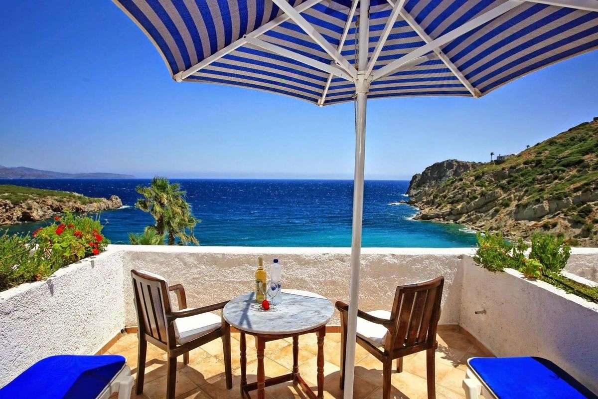 ISTRON BAY HOTEL 2