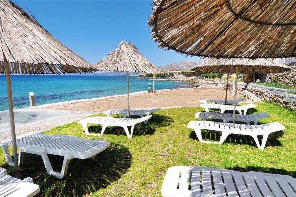 ILYSSION BEACH RESORT 5