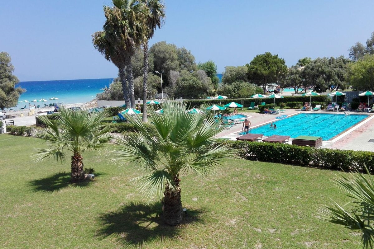PYLEA BEACH HOTEL 4