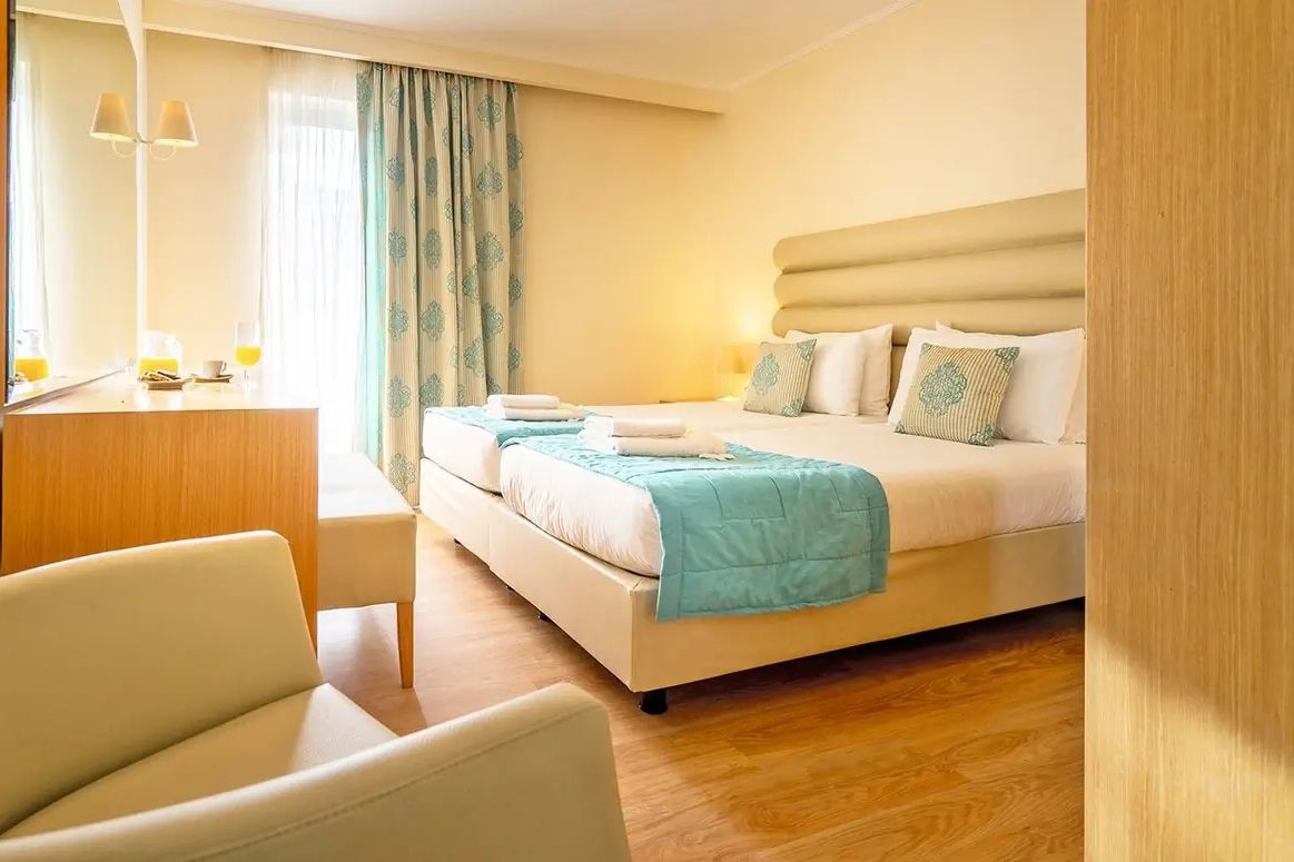 GALAXY BEACH RESORT 4