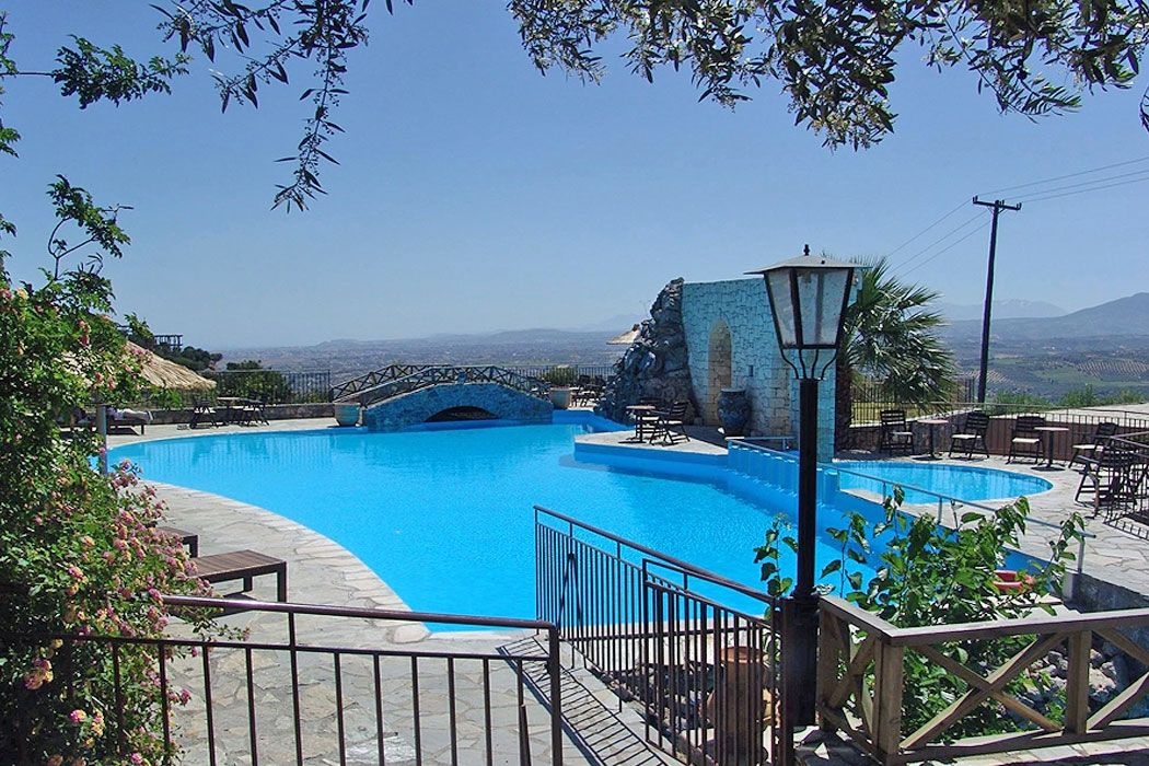AROLITHOS TRADITIONAL CRETAN VILLAGE 3