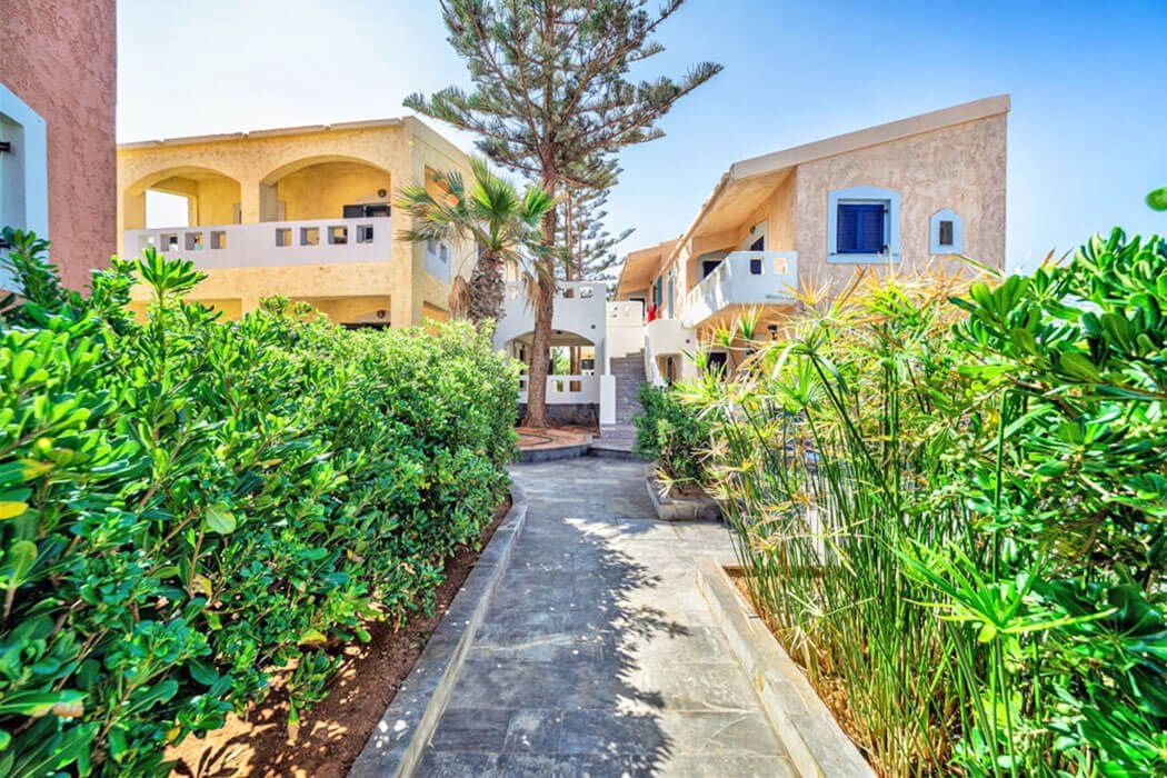 Niros Beachfront Apart Hotel 4