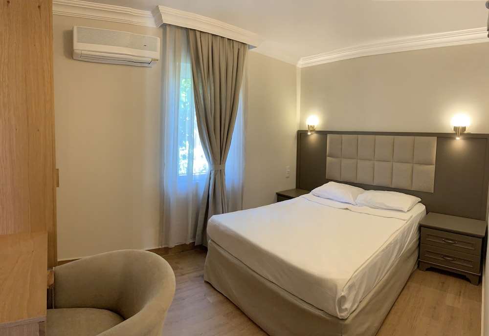 Moonshine Hotel & Suites 3