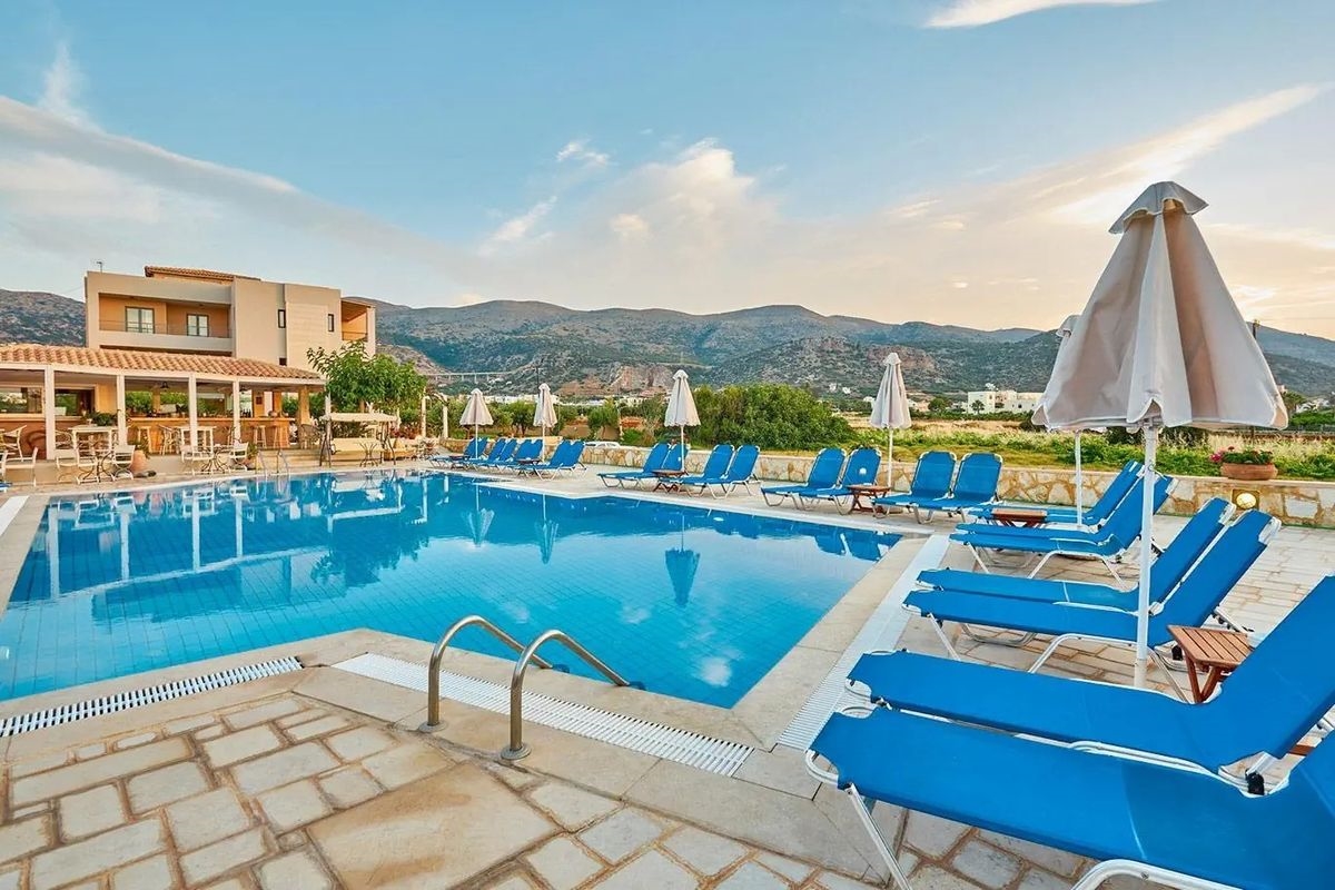 GOLDEN BAY HOTEL