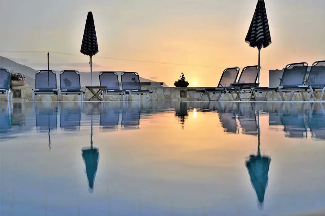 GOLDEN BAY HOTEL 3