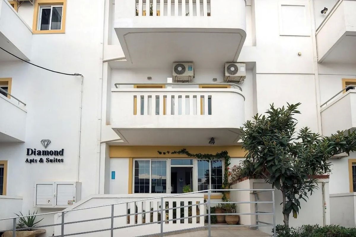 DIAMOND APTS & SUITES 4
