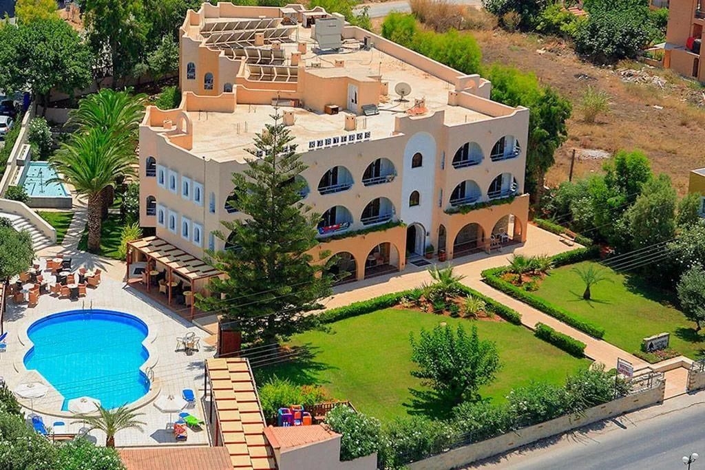 KARTEROS HOTEL
