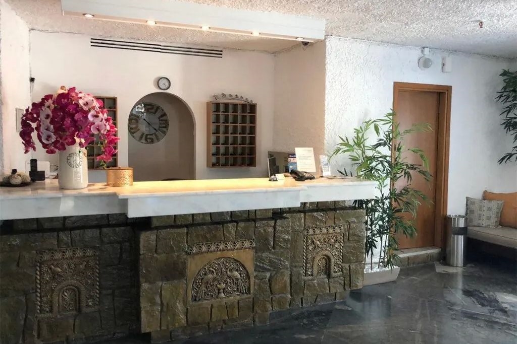 KARTEROS HOTEL 3