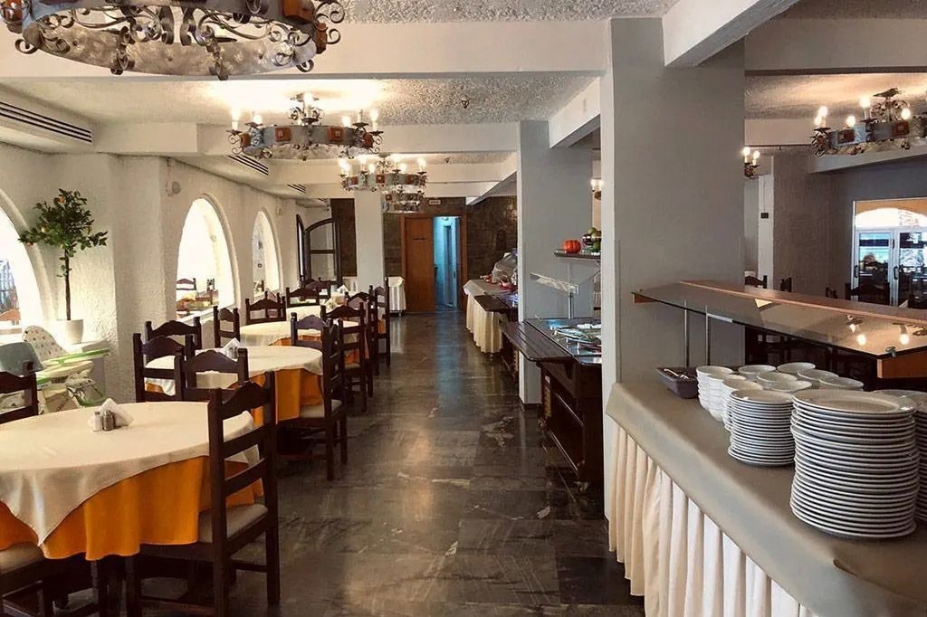 KARTEROS HOTEL 4