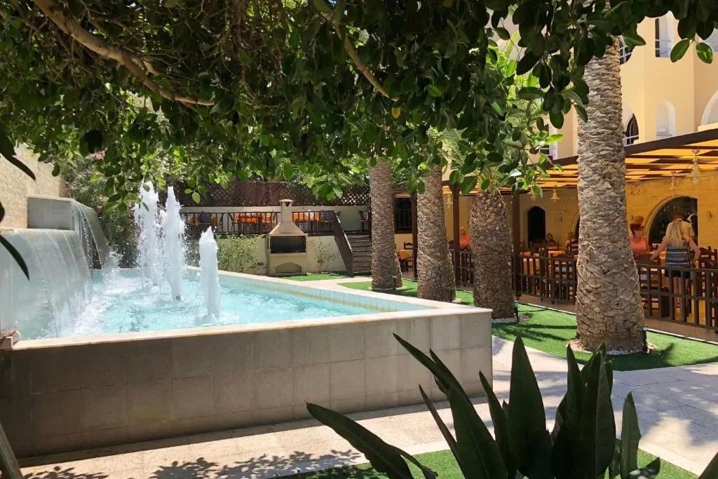 KARTEROS HOTEL 5
