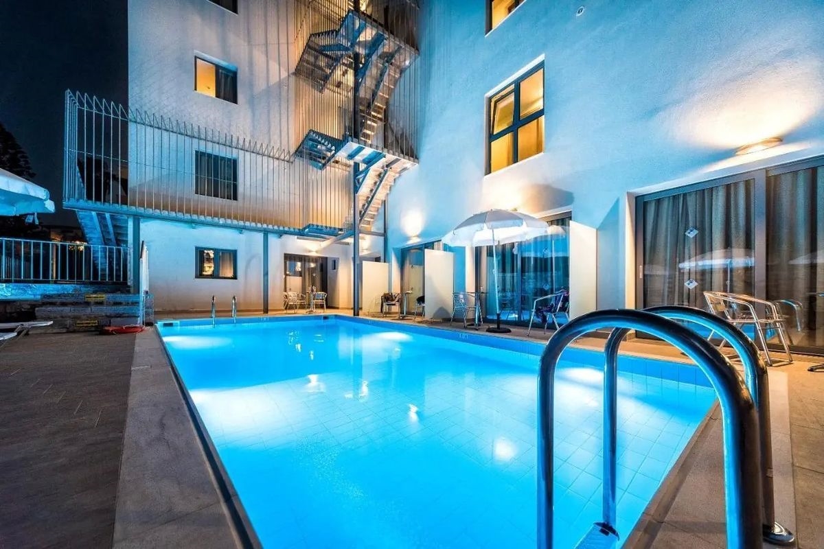 POLLIS HOTEL 3