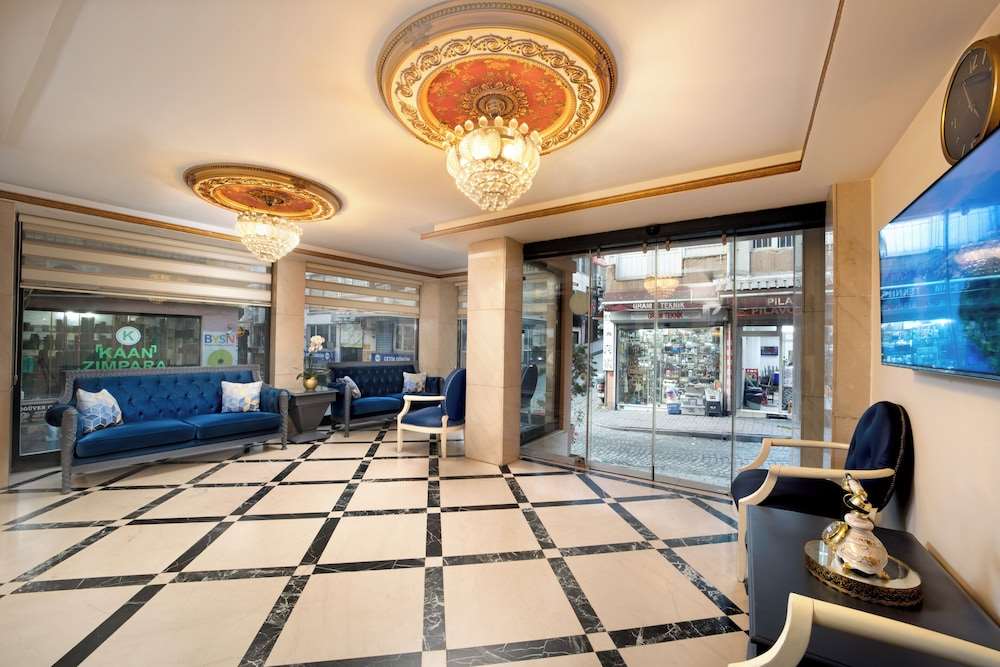 Deluxe Newport Hotel 3