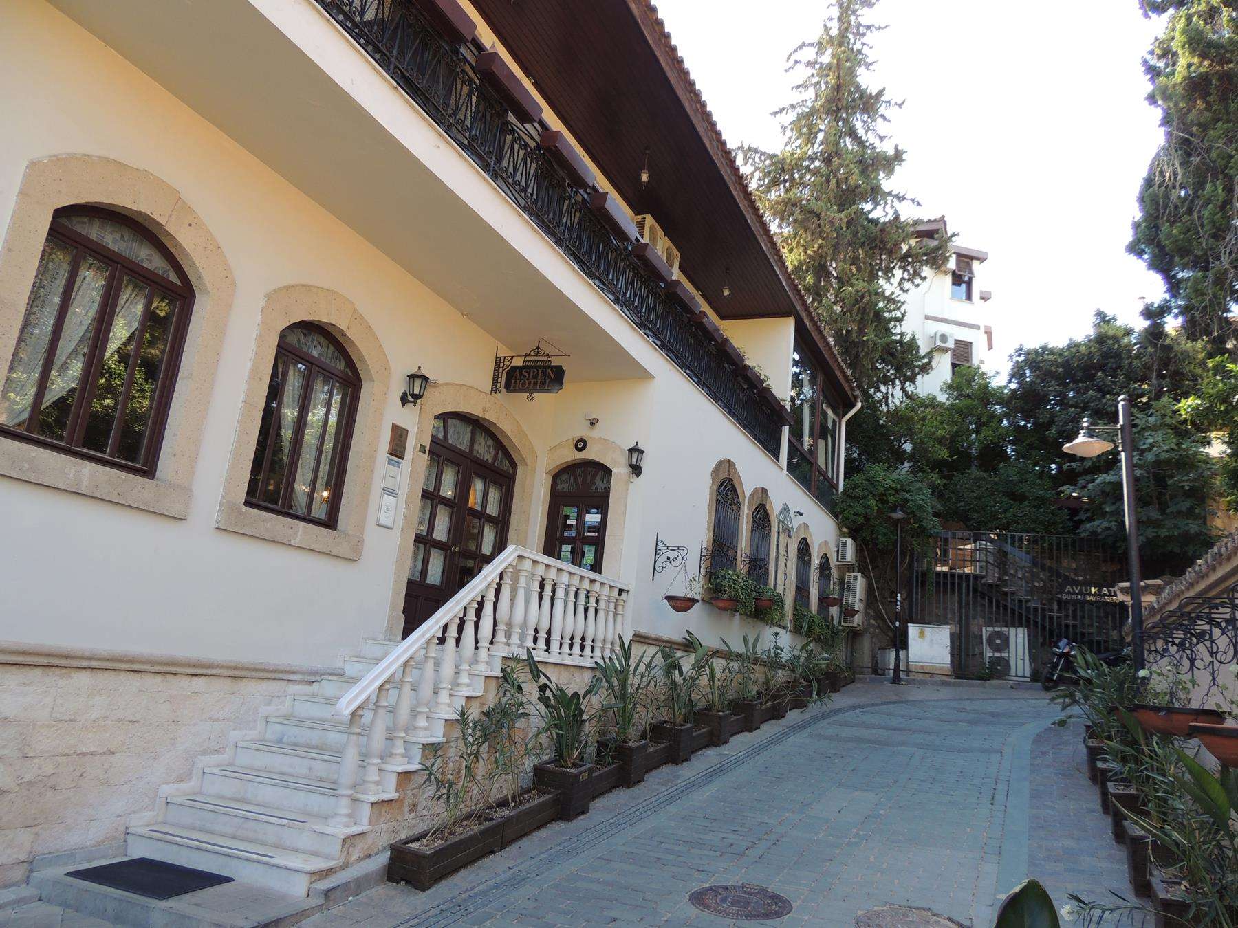 Aspen Hotel 2