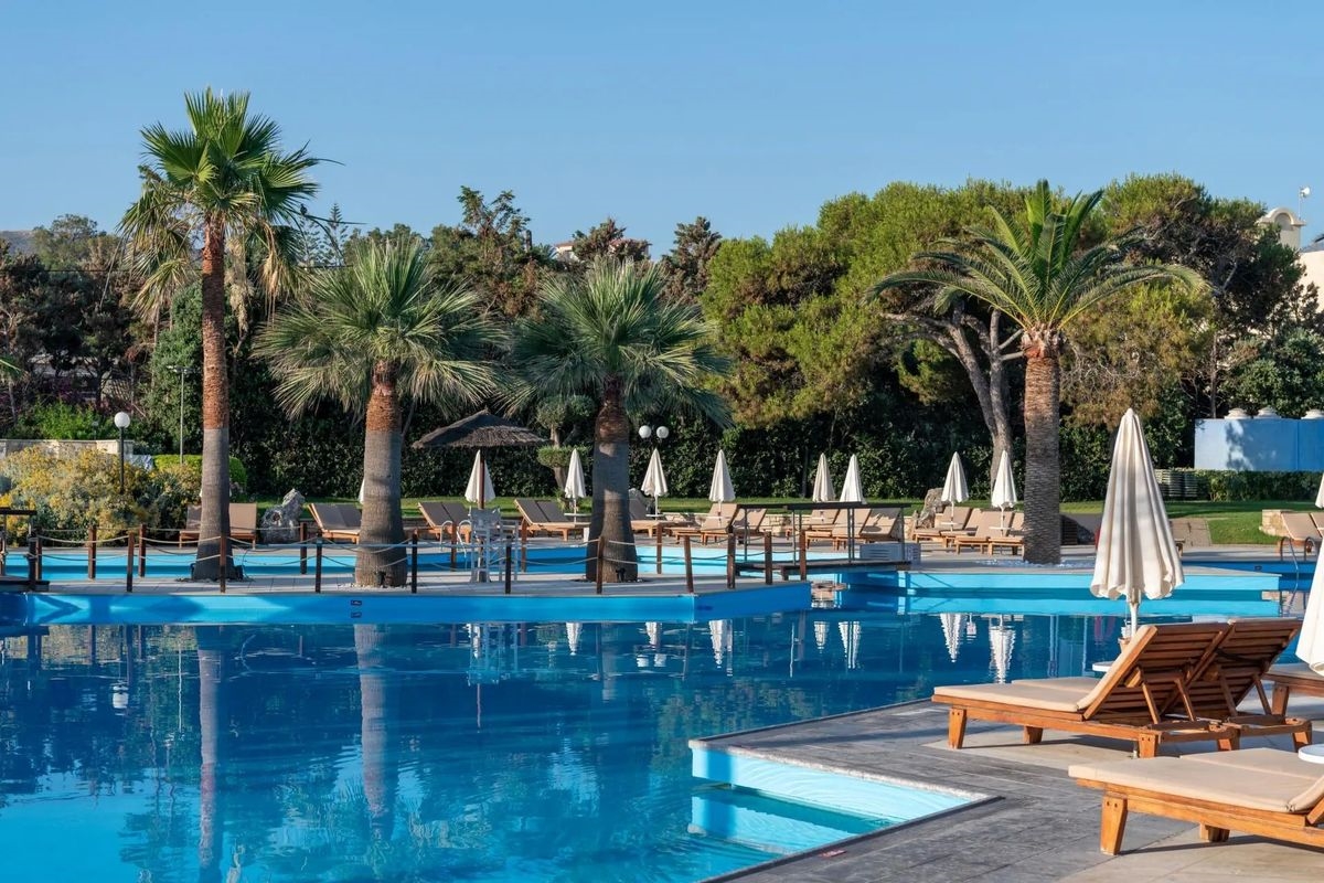 AQUILA RITHYMNA BEACH 2