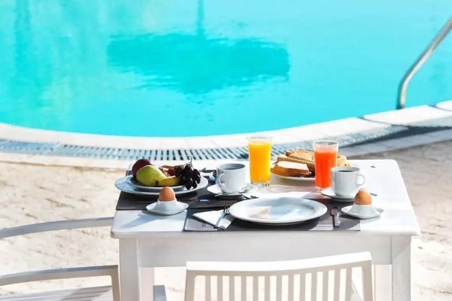 AKRA MOREA HOTEL & RESIDENCES 4