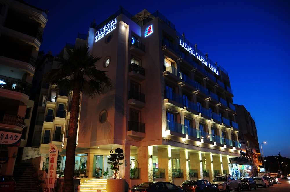 Alesta Yacht Hotel 2