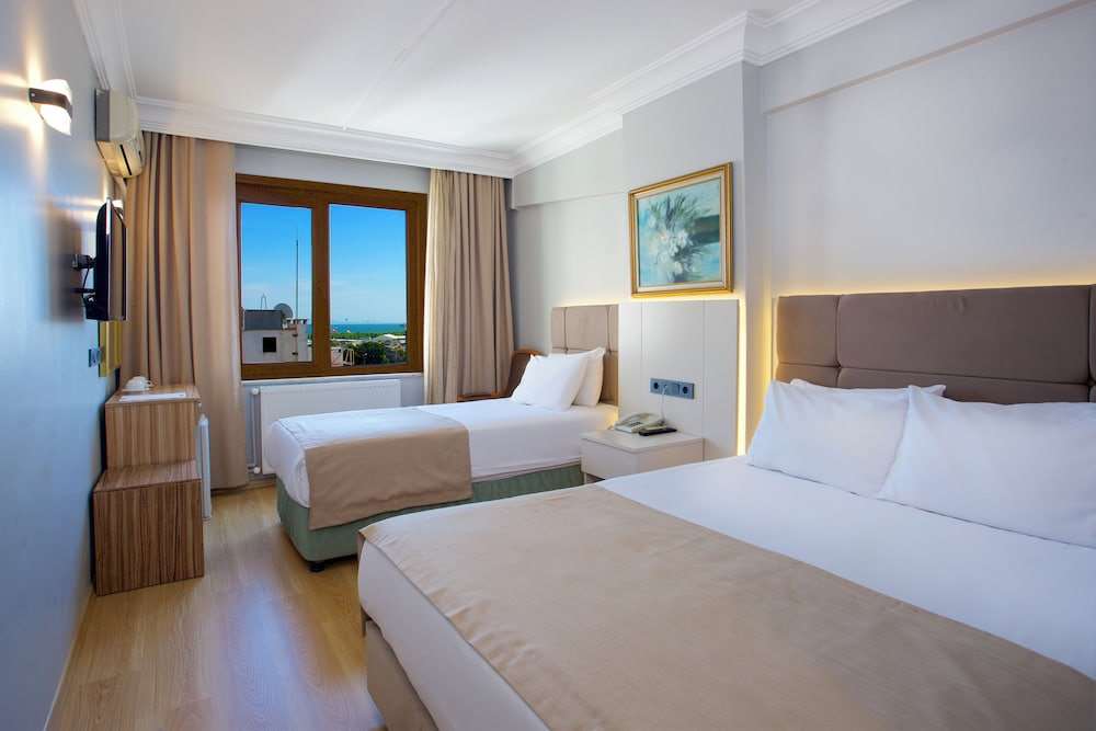Grand Ant Hotel 2