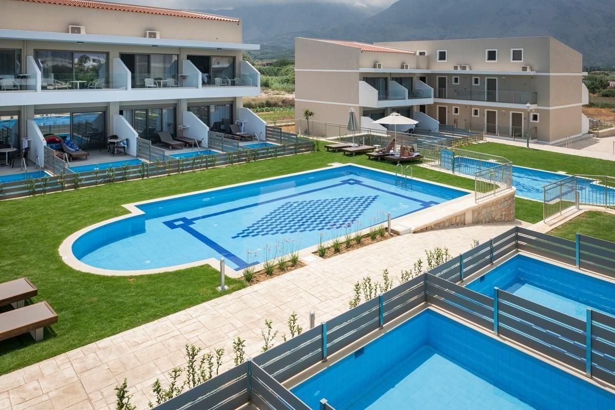 VANTARIS BLUE - ADULTS ONLY 3
