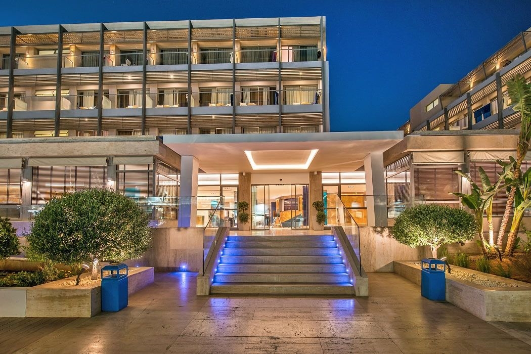 iRESORT BEACH HOTEL & SPA 4