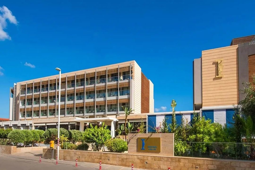iRESORT BEACH HOTEL & SPA 5