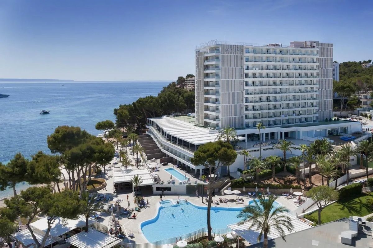 LINDIAN VILLAGE BEACH RESORT CURIO COLLECTION BY HILTON RHO 3