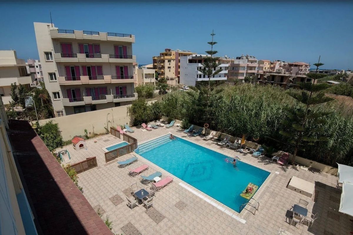 ELENI PALACE APARTMENTS