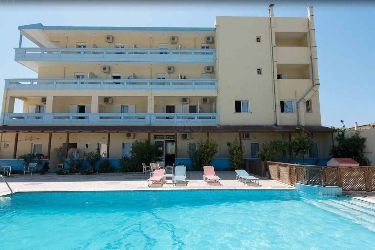 ELENI PALACE APARTMENTS 4