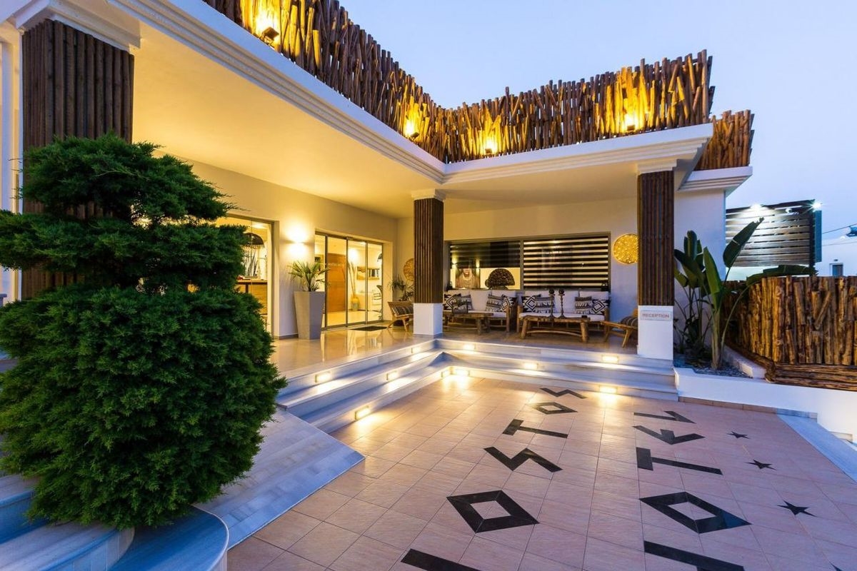 NOSTOS BEACH BOUTIQUE 3