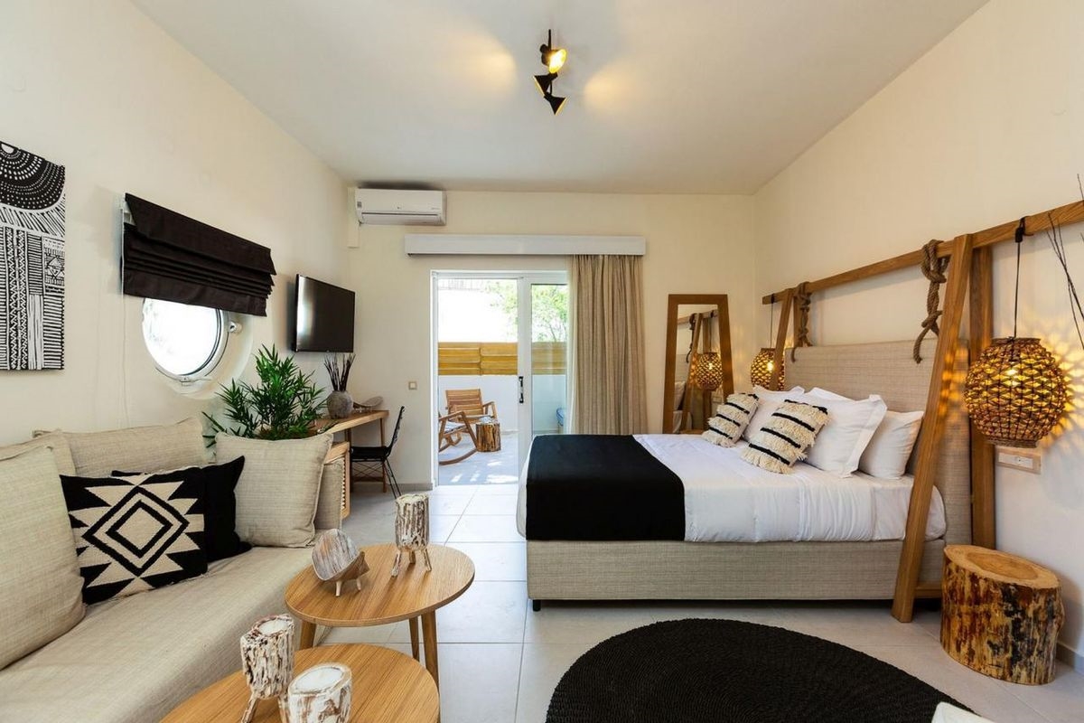 NOSTOS BEACH BOUTIQUE 5