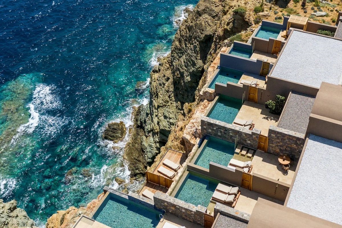 ACRO SUITES ADULTS ONLY 16+ 5
