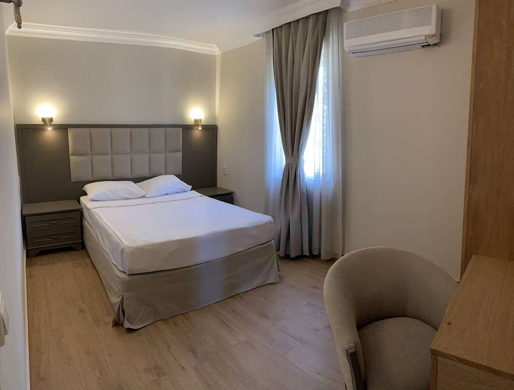 Moonshine Hotel & Suites 4