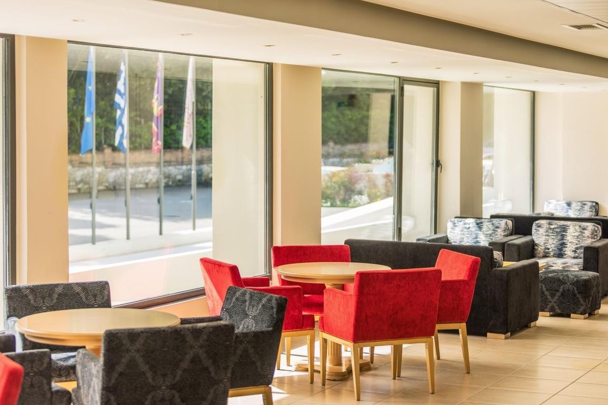 ARITI GRAND HOTEL 4